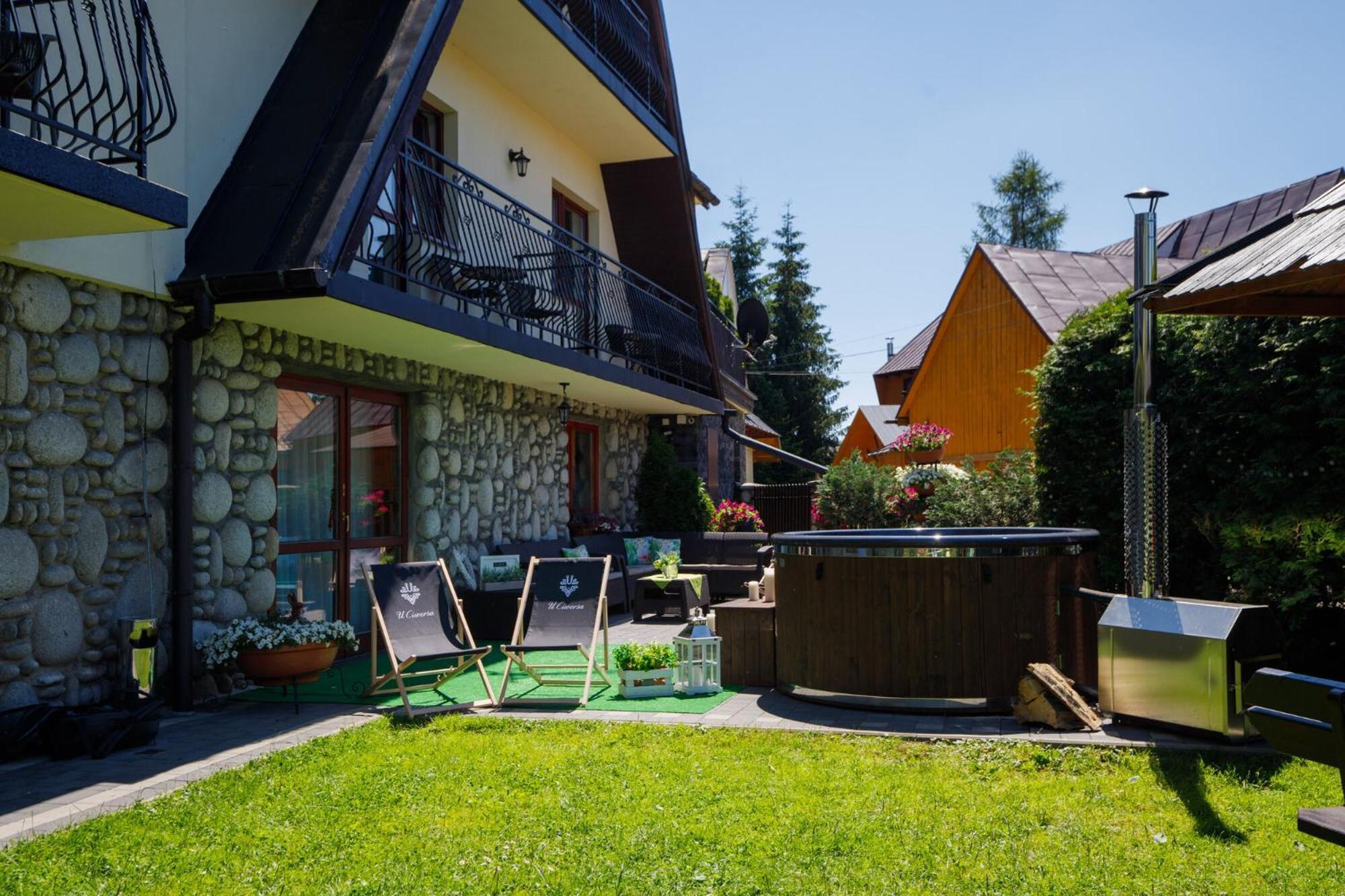 Rodzinny Dom I Apartamenty U Ciwersa Z Balia W Ogrodzie Bialka Tatrzanska Dış mekan fotoğraf